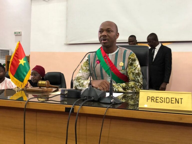 Burkina Faso : l’Assemblée dissout la CENI
