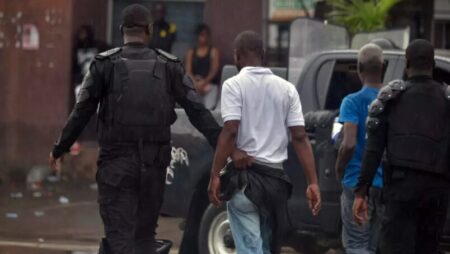 Présidentielle ivoirienne : 32 manifestants condamnés à trois ans de prison à Abidjan Présidentielle ivoirienne : 32 manifestants condamnés à trois ans de prison à Abidjan