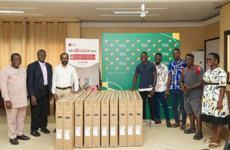 Après l’élimination des Eperviers, la FTF et Ramco consolent des supporters Après l'élimination des Eperviers, la FTF et Ramco consolent des supporters
