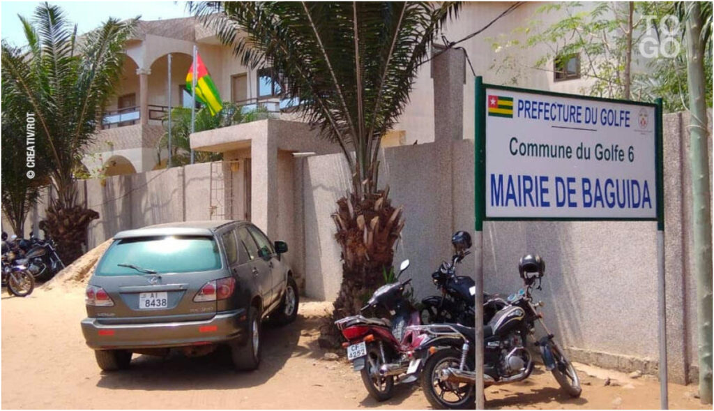 Le processus de renouvellement des exécutifs communaux au Togo, entamé du 15 au 17 octobre 2025, connaît ses premières turbulences. Alors que plusieurs communes ont déjà désigné leurs nouveaux maires dans le calme, la commune de Golfe 6, située dans le canton de Baguida, s’est distinguée ce jeudi par un incident de taille : les chefs traditionnels ont claqué la porte en plein scrutin, rapporte le média Miadebenou .