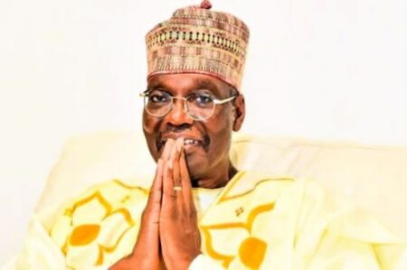 Cameroun : L’opposant Issa Tchiroma fuit le pays après les violences électorales Cameroun : L'opposant Issa Tchiroma fuit le pays après les violences électorales