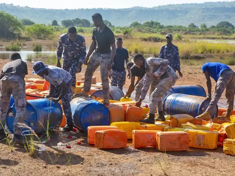 Dapaong : plus de 12 000 litres de sodabi frelaté brûlés Dapaong : plus de 12 000 litres de sodabi frelaté brûlés