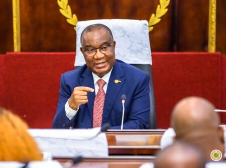 Coup d’éclat au Parlement : Komi Klassou recadre le personnel dès sa première rencontre !