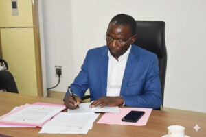 Togo : les enseignants désormais interdits de formation pendant les cours ! Une note ministérielle qui fait scandale Togo : les enseignants désormais interdits de formation pendant les cours ! Une note ministérielle qui fait scandale