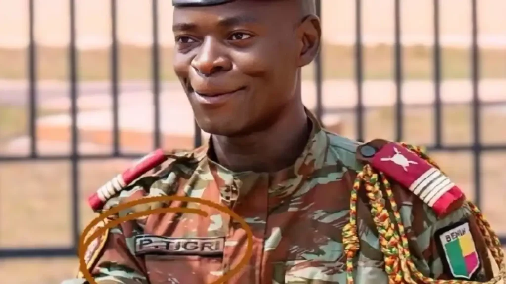Coup d’État déjoué au Bénin : qui est le lieutenant-colonel Pascal Tigri, le cerveau du putsch en fuite ?