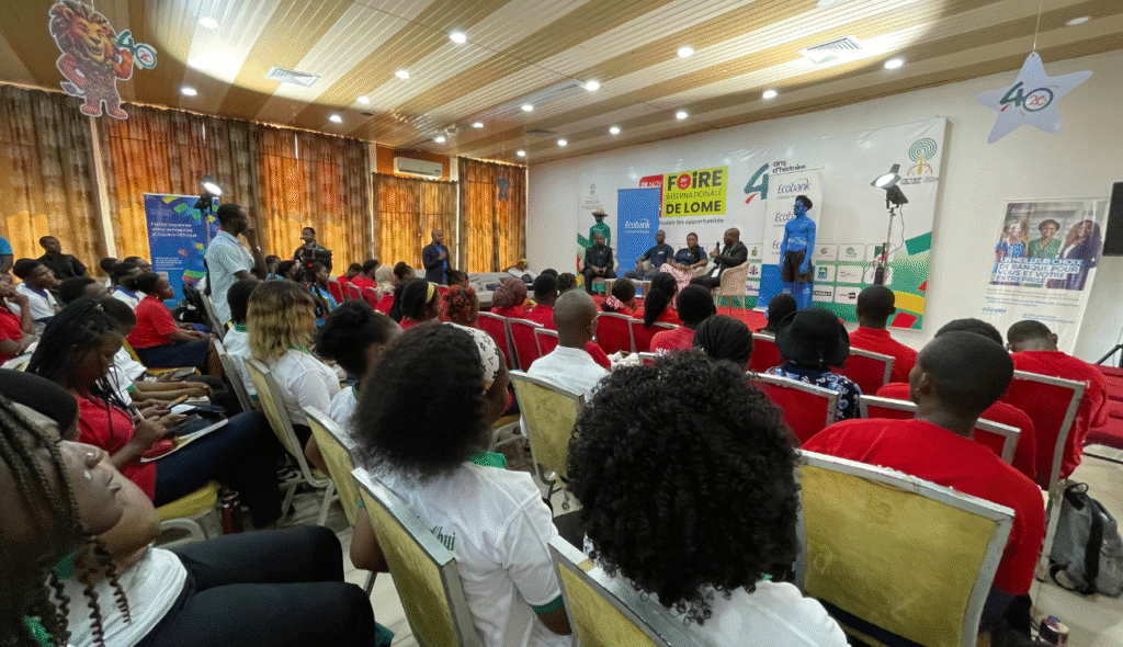 « 40 ans, et toujours jeune : Ecobank Togo parle avenir avec les étudiants »