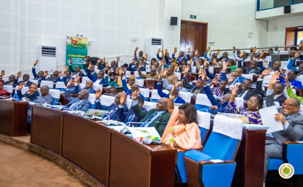 Le Parlement adopte un budget record : découvrez à quoi serviront les 2 751 milliards FCFA !