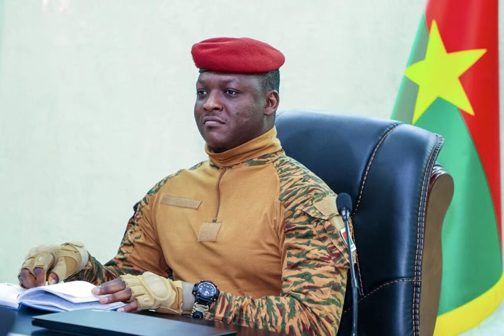 Burkina : Ibrahim Traoré ne veut plus entendre parler de partis politiques dans le pays