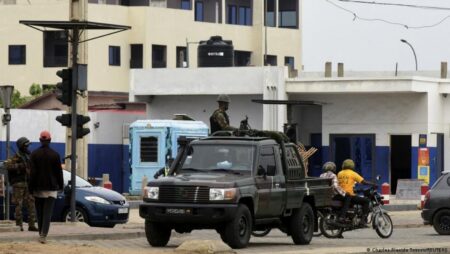 Bénin : des hommes armés attaquent un commissariat