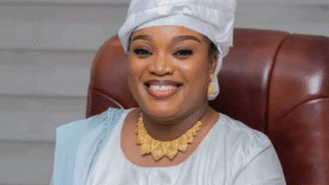 Personne ne l’attendait : comment une coiffeuse est devenue ministre en Guinée ?