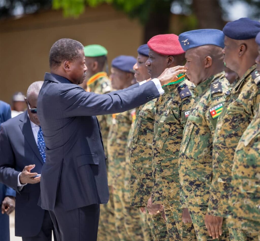 Cérémonie de décoration militaire présidée par Faure Gnassingbé à Lomé
