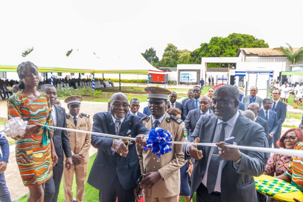 Togo : Jean-Lucien Savi de Tové inaugure le nouveau laboratoire qui va surveiller tout ce que vous mangez