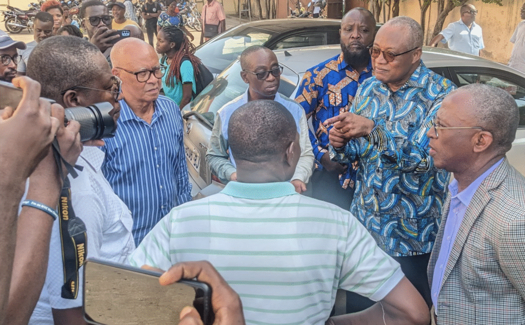 Révision constitutionnelle en vue ? L’opposition hausse le ton