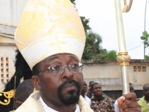 Mgr Isaac Jogues Gaglo officiellement nommé nouvel archevêque à Lomé après deux ans d’intérim