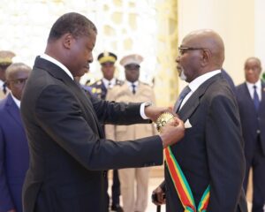 Togo : Faure Gnassingbé élève le Président Savi de Tové à la dignité de Grand-Croix