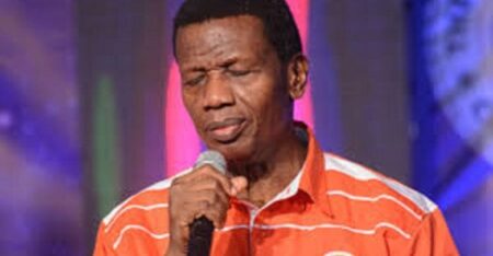 « N’épouse pas une femme qui ne sait pas cuisiner », le conseil choc du pasteur Adeboye aux hommes