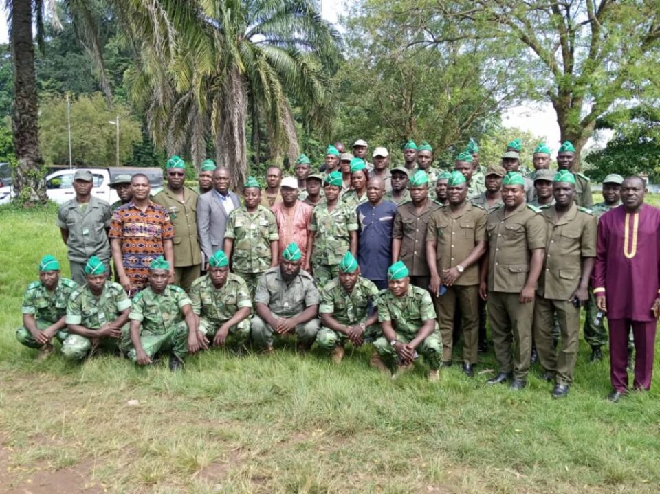 corps des agents des eaux et forêts.