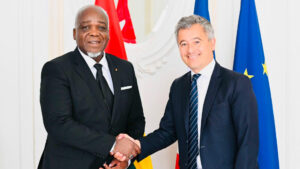 Pacôme Adjourouvi et Gérald Darmanin renforcent la coopération judiciaire entre le Togo et la France