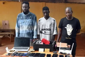 La gendarmerie démantèle une cellule d’escroquerie en ligne à Sanguéra La gendarmerie démantèle une cellule d’escroquerie en ligne à Sanguéra