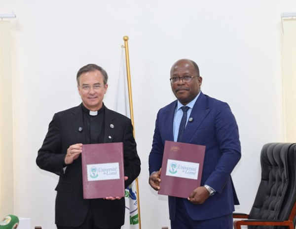 L’Université de Lomé signe un accord de coopération avec Creighton University L’Université de Lomé signe un accord de coopération avec Creighton University