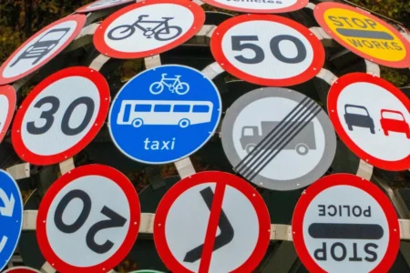 Permis de conduire : découvrez la liste actualisée des auto-écoles agréées au Togo en 2026