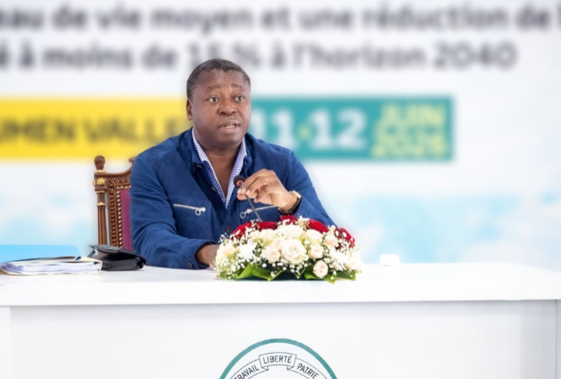 Togo : Que fait Faure Gnassingbé avec ses ministres et experts à Djamdè ? Togo : Que fait Faure Gnassingbé avec des ministres et experts à Djamdè ?