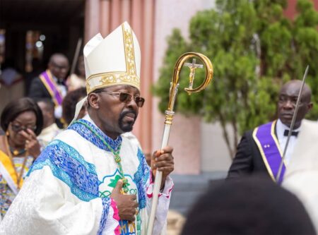 Mgr Isaac Jogues Gaglo prend possession canonique de l’archidiocèse de Lomé