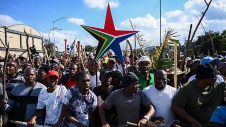 Afrique du Sud : des milliers de manifestants exigent le départ des sans-papiers