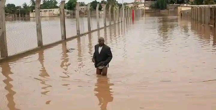 Trois morts et 23 745 personnes touchées : Le gouvernement dresse le bilan des Inondations à Lomé Bilan des Inondations à Lomé : Trois morts et 23 745 personnes touchées