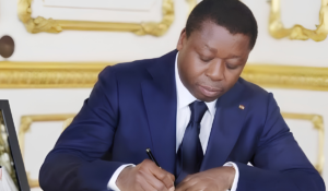 Togo : 45 fonctionnaires radiés pour usage de faux diplômes