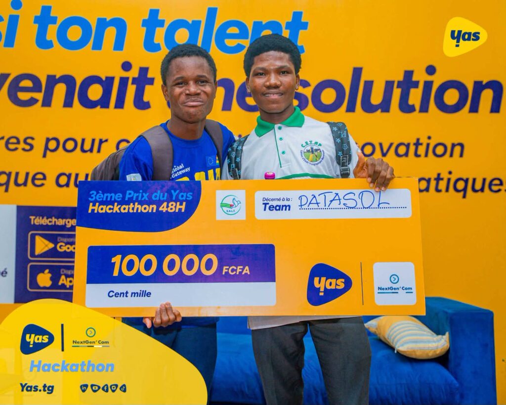 Dix équipes, 48 heures et un défi : les jeunes talents se challengent au Yas Hackathon