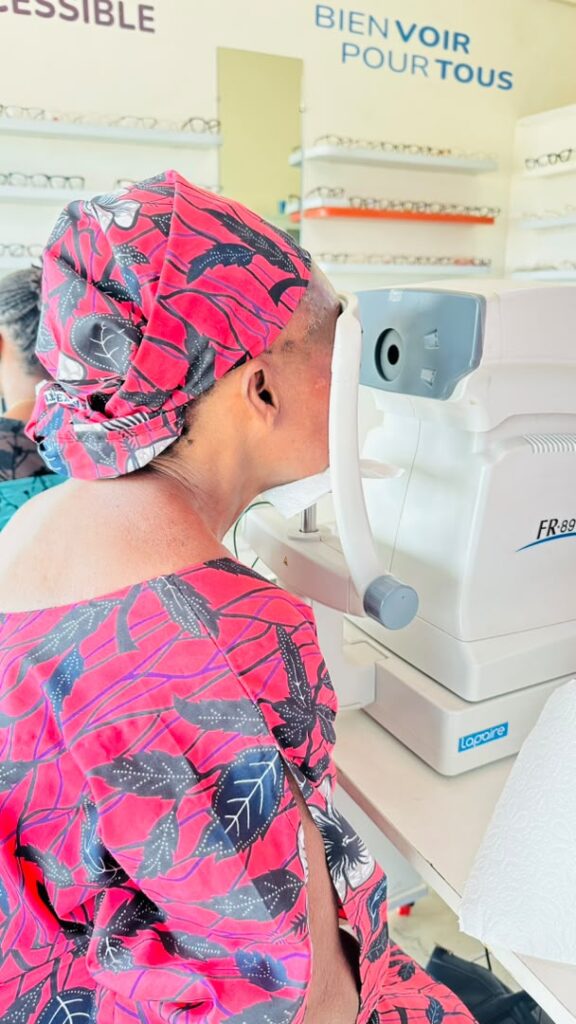Journée mondiale de la vue : Togo Today à la rencontre des clients et du personnel de Lapaire
