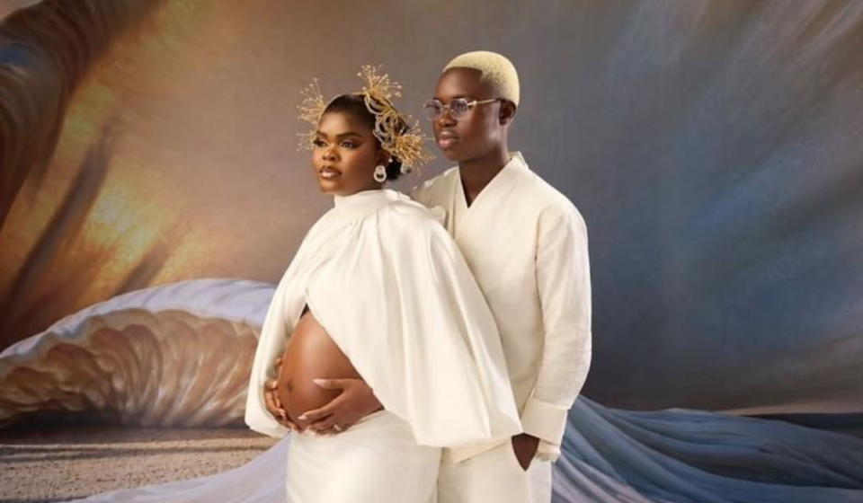 Jarvis et Peller annoncent leur première grossesse avec des photos de maternité